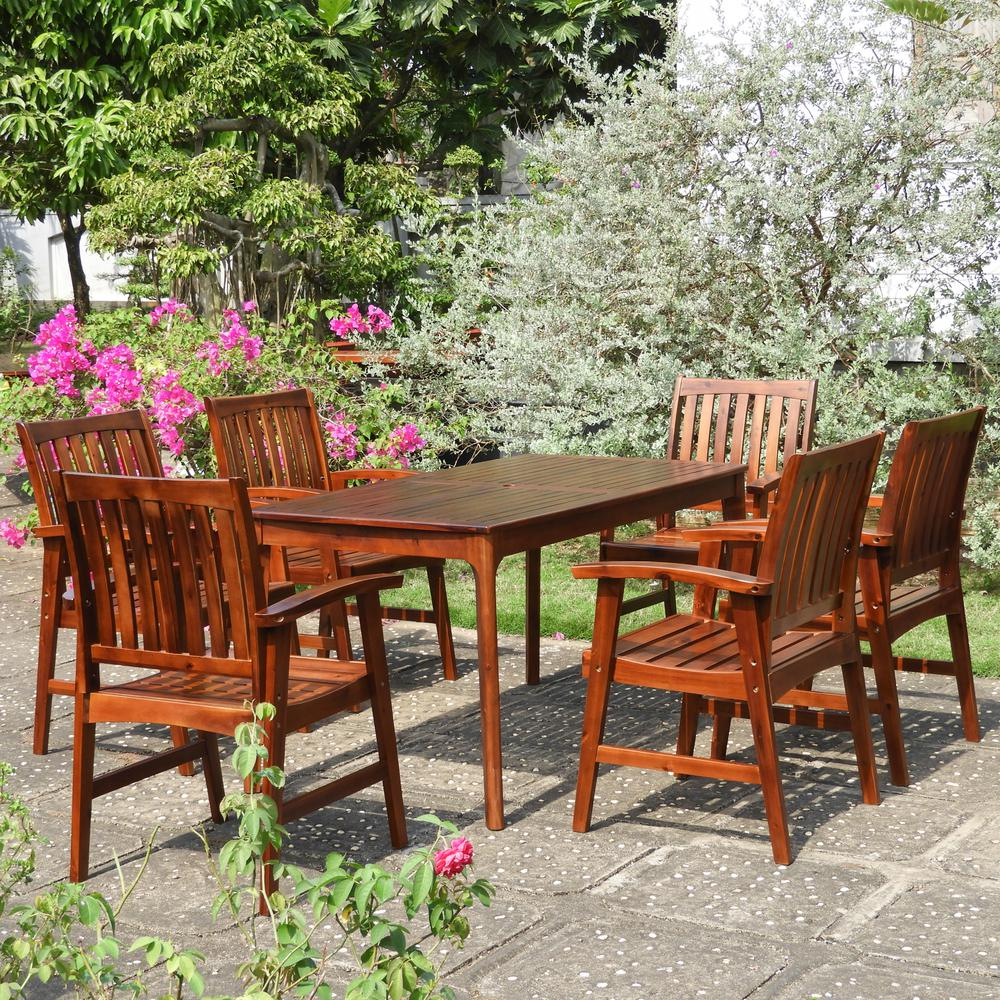 Highland Outdoor Dining Group - Rustic Elegance for Your Patio